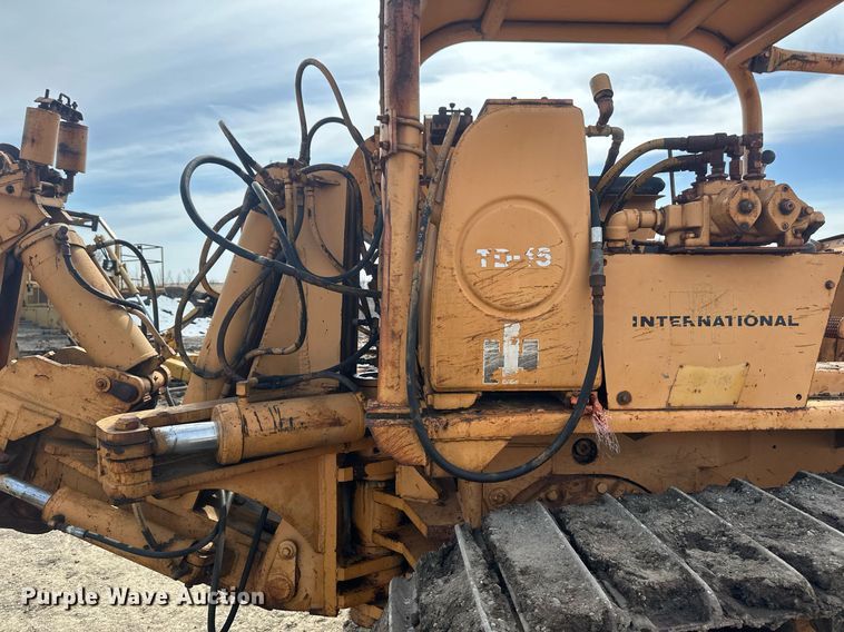 image for item EC2379 1971 International  TD15B cable plow
