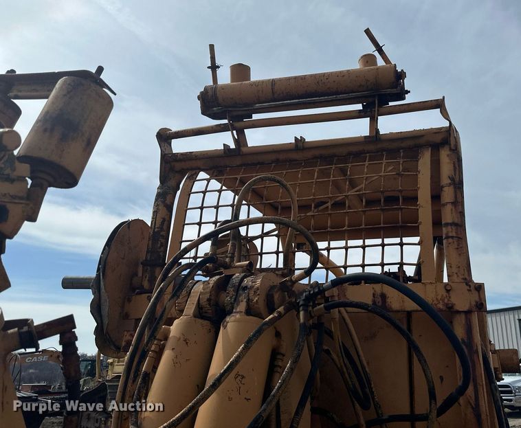 image for item EC2379 1971 International  TD15B cable plow