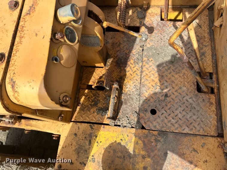 image for item EC2379 1971 International  TD15B cable plow