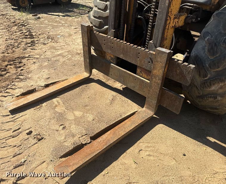 image for item EC3514 1998 Case 586E forklift