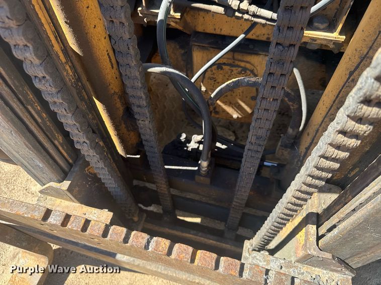 image for item EC3514 1998 Case 586E forklift