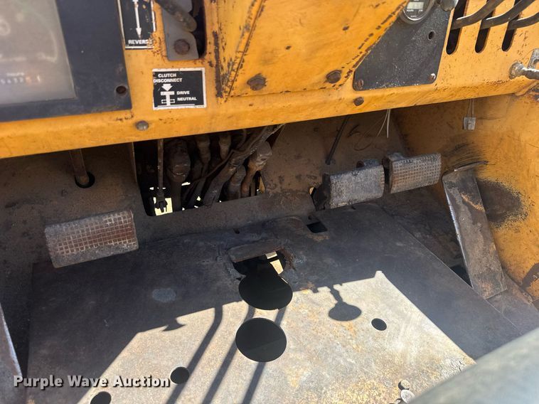 image for item EC3514 1998 Case 586E forklift