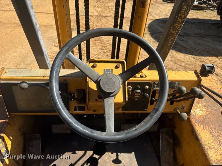 image for item EC3514 1998 Case 586E forklift