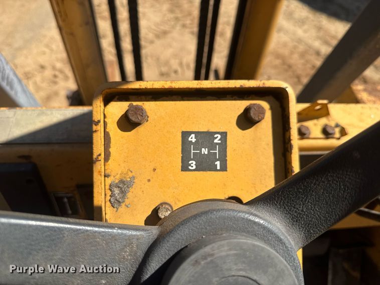 image for item EC3514 1998 Case 586E forklift