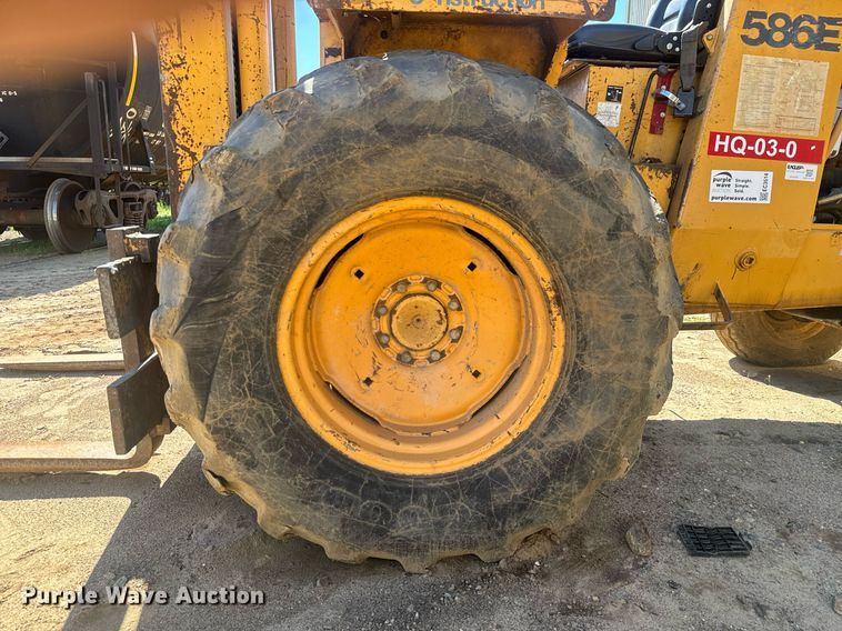 image for item EC3514 1998 Case 586E forklift