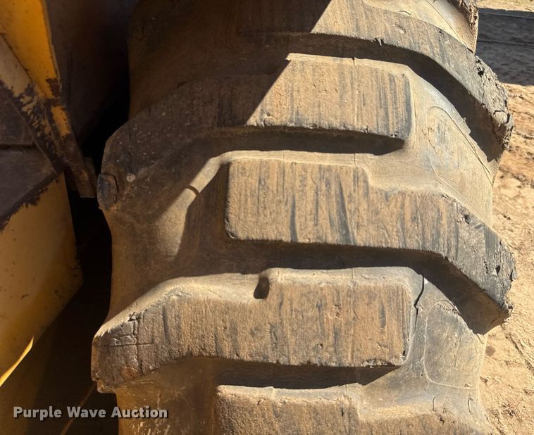 image for item EC3514 1998 Case 586E forklift