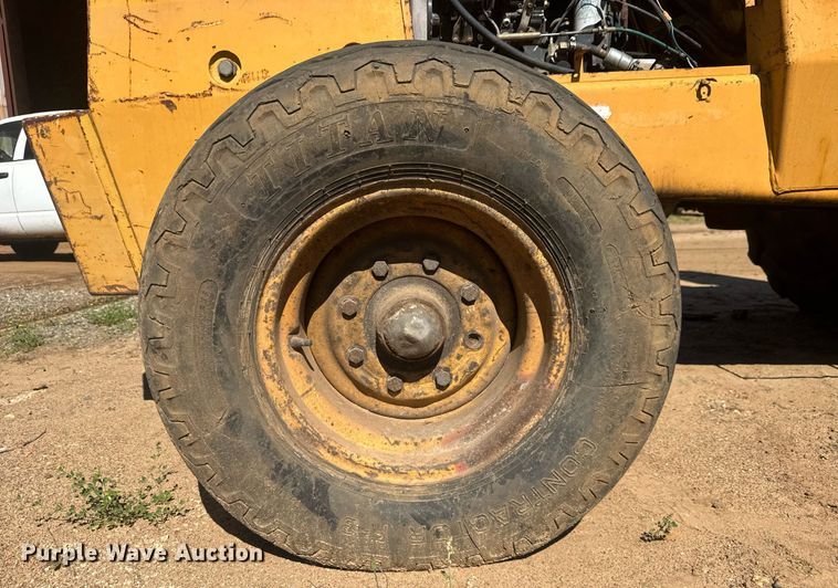 image for item EC3514 1998 Case 586E forklift