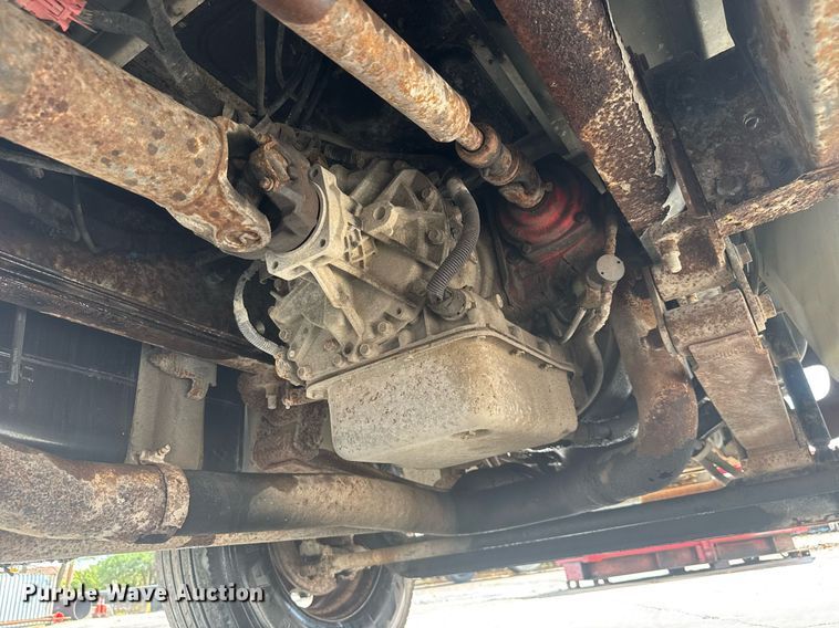 image for item EC3521 2006 International 4200 water truck