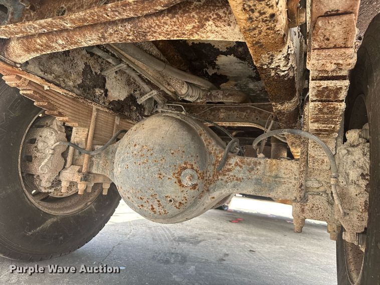 image for item EC3521 2006 International 4200 water truck