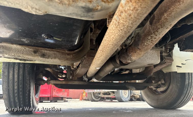 image for item EC3521 2006 International 4200 water truck