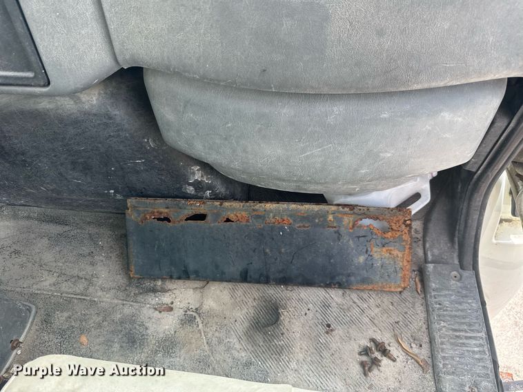 image for item EC3521 2006 International 4200 water truck