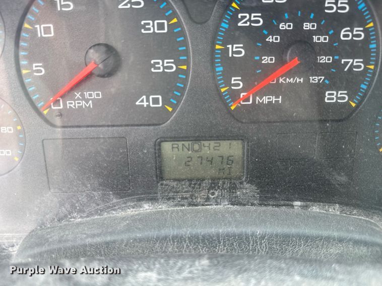 image for item EC3521 2006 International 4200 water truck