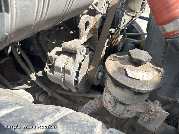 image for item EC3521 2006 International 4200 water truck