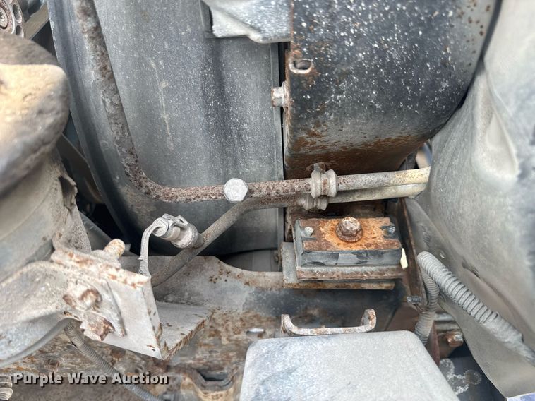 image for item EC3521 2006 International 4200 water truck