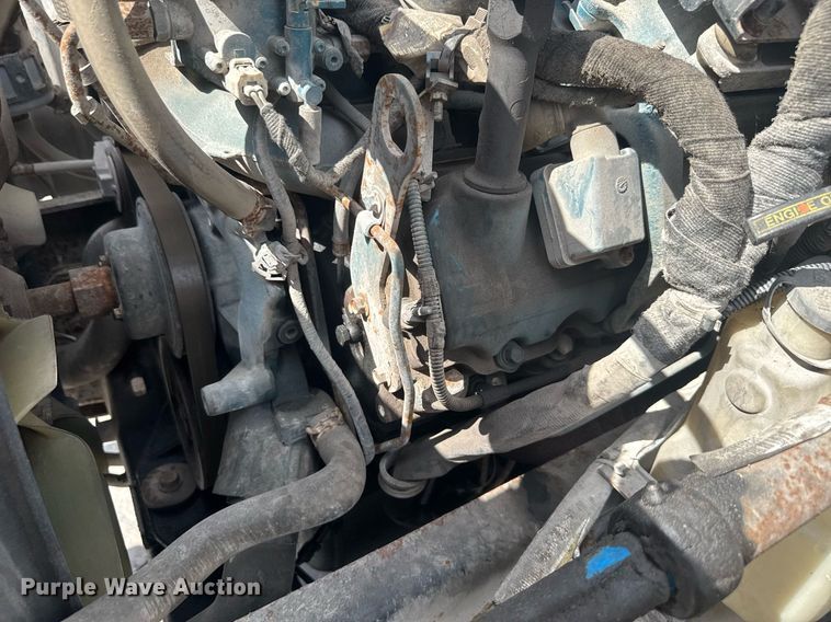 image for item EC3521 2006 International 4200 water truck