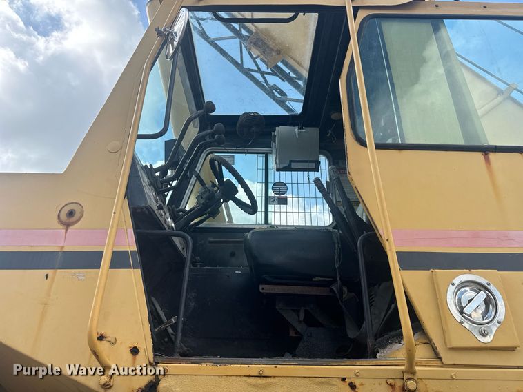 image for item EC3522 1995 Grove RT745-50 crane