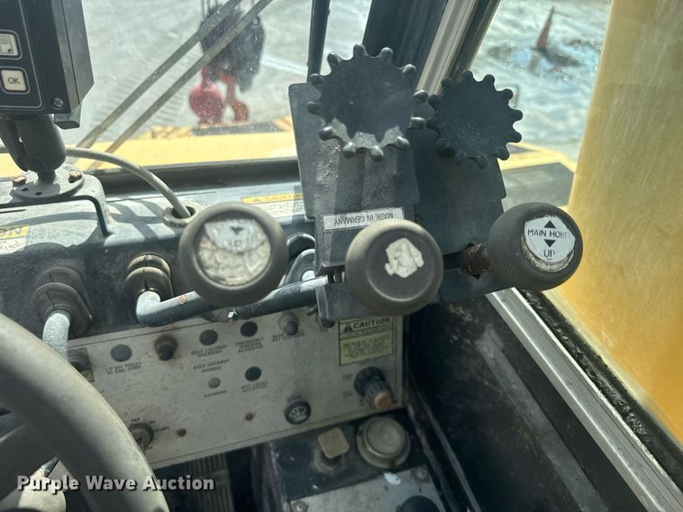 image for item EC3522 1995 Grove RT745-50 crane