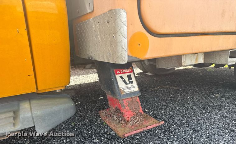 image for item EC3523 2006 Ford F550 Super Duty bucket truck