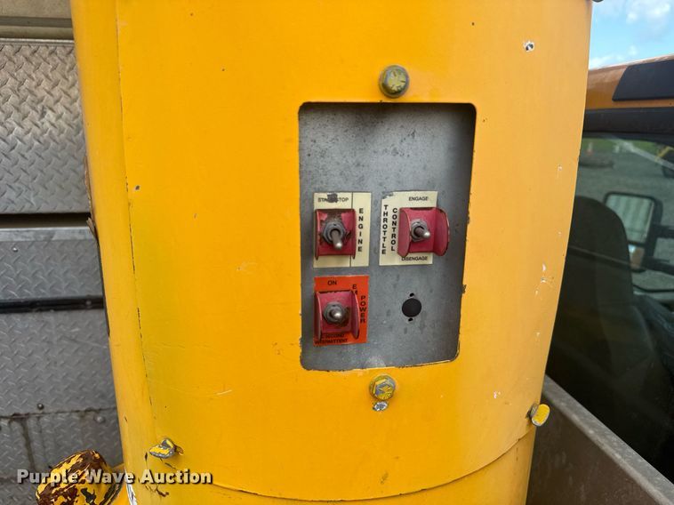 image for item EC3523 2006 Ford F550 Super Duty bucket truck