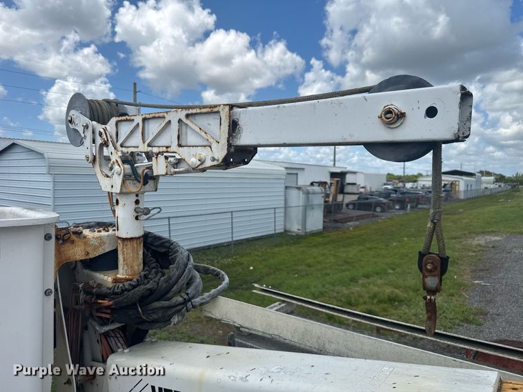 image for item EC3523 2006 Ford F550 Super Duty bucket truck