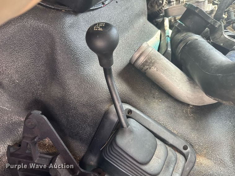 image for item EC3523 2006 Ford F550 Super Duty bucket truck