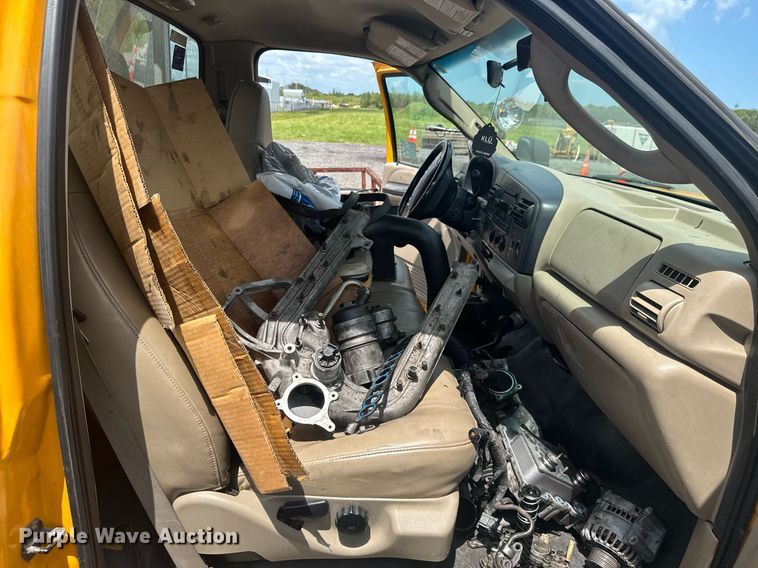 image for item EC3523 2006 Ford F550 Super Duty bucket truck