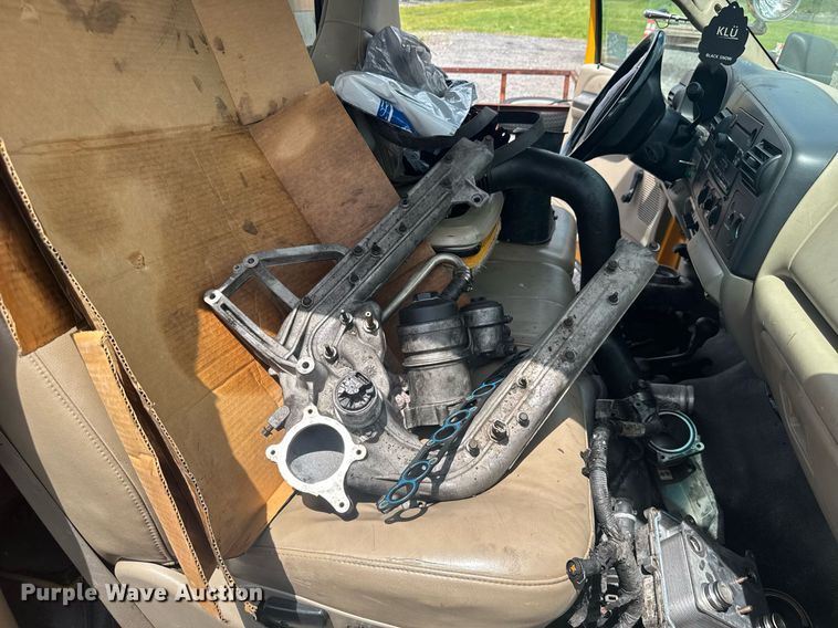 image for item EC3523 2006 Ford F550 Super Duty bucket truck