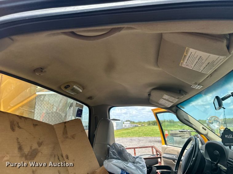 image for item EC3523 2006 Ford F550 Super Duty bucket truck