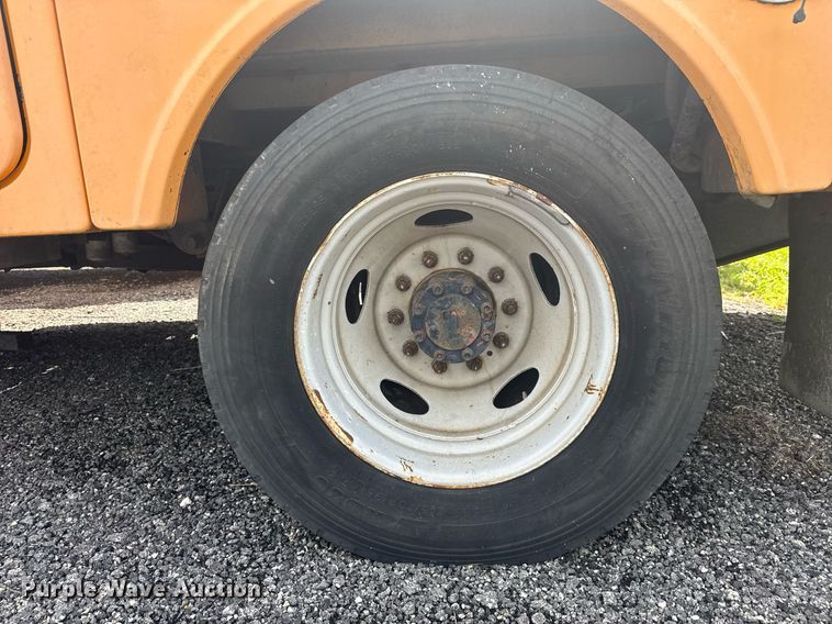 image for item EC3523 2006 Ford F550 Super Duty bucket truck