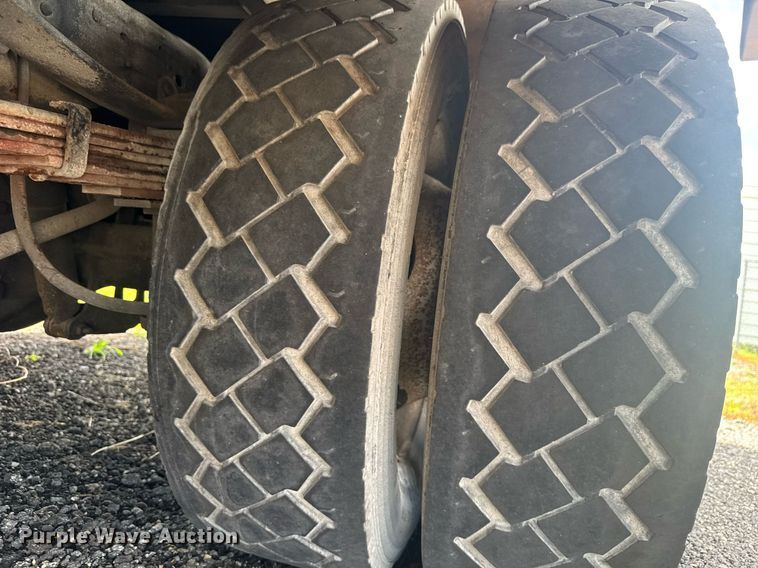 image for item EC3523 2006 Ford F550 Super Duty bucket truck