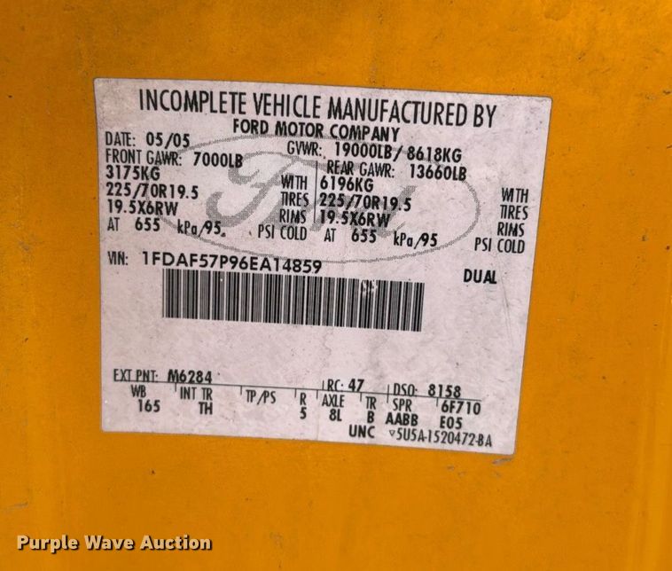 image for item EC3523 2006 Ford F550 Super Duty bucket truck