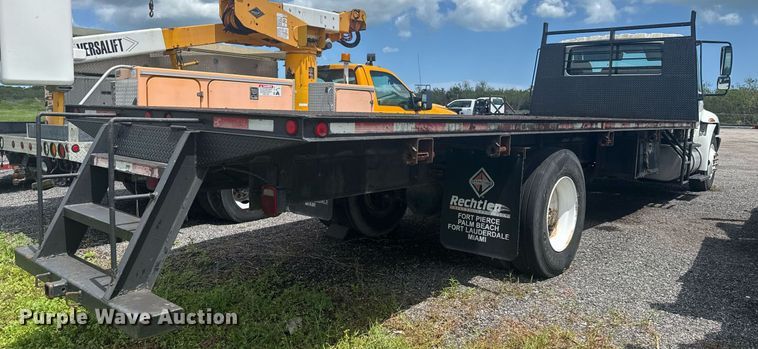 image for item EC3524 2014 International 4300 flatbed truck