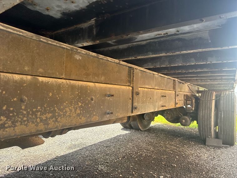 image for item EC3524 2014 International 4300 flatbed truck