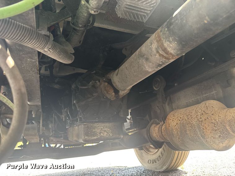 image for item EC3524 2014 International 4300 flatbed truck