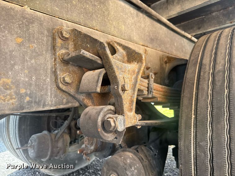 image for item EC3524 2014 International 4300 flatbed truck