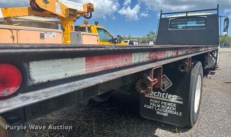 image for item EC3524 2014 International 4300 flatbed truck