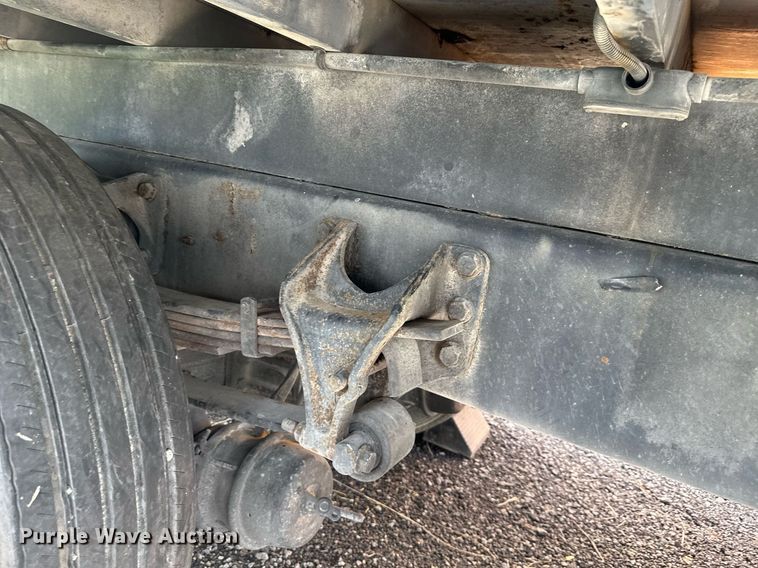 image for item EC3524 2014 International 4300 flatbed truck