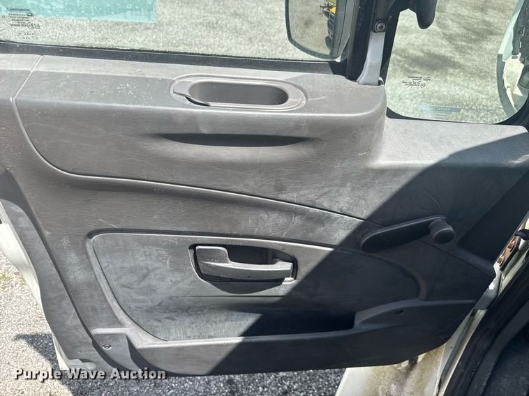 image for item EC3524 2014 International 4300 flatbed truck