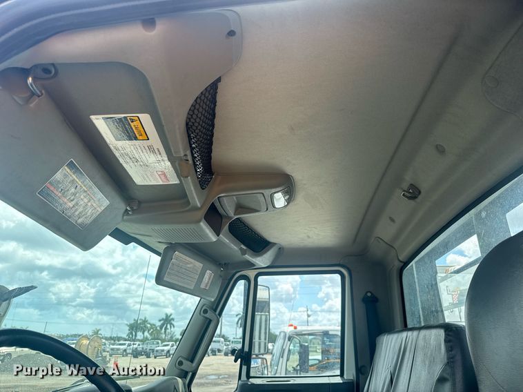 image for item EC3524 2014 International 4300 flatbed truck