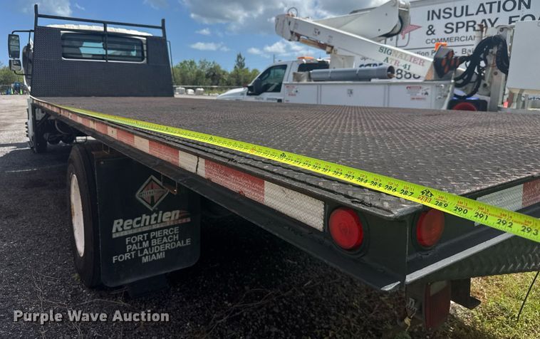 image for item EC3524 2014 International 4300 flatbed truck