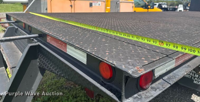 image for item EC3524 2014 International 4300 flatbed truck