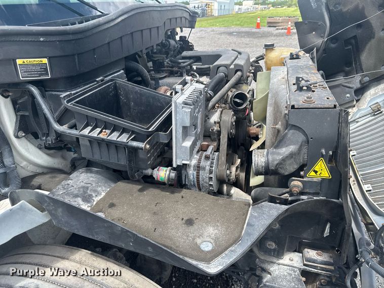 image for item EC3524 2014 International 4300 flatbed truck