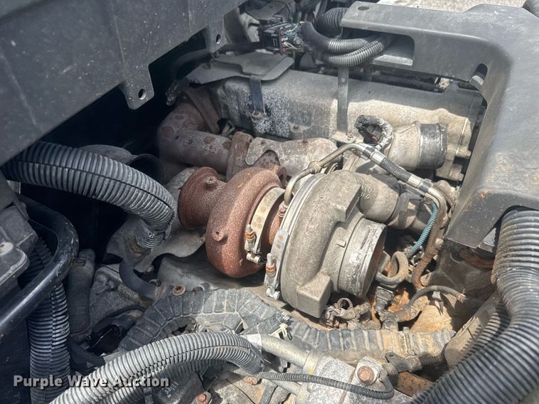 image for item EC3524 2014 International 4300 flatbed truck