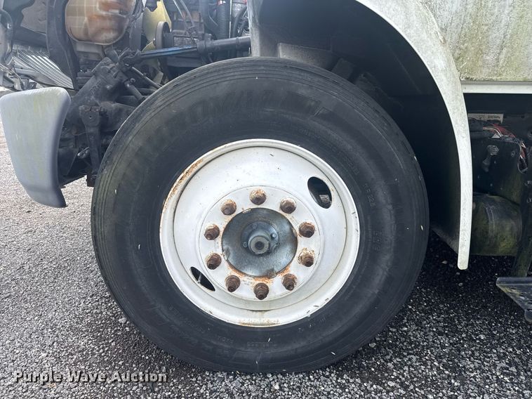 image for item EC3524 2014 International 4300 flatbed truck