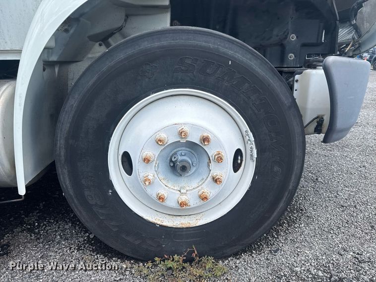 image for item EC3524 2014 International 4300 flatbed truck