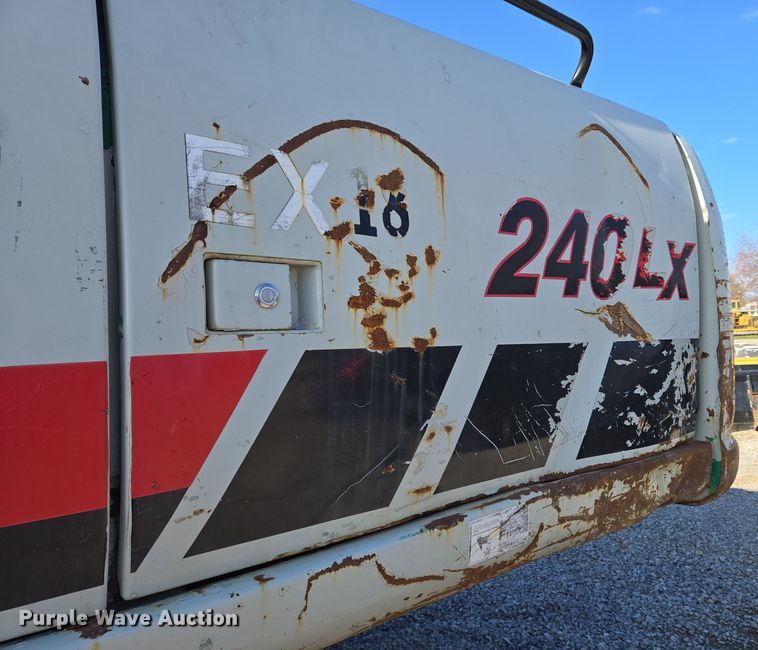 image for item EC4157 2006 Link-Belt 240 LX excavator