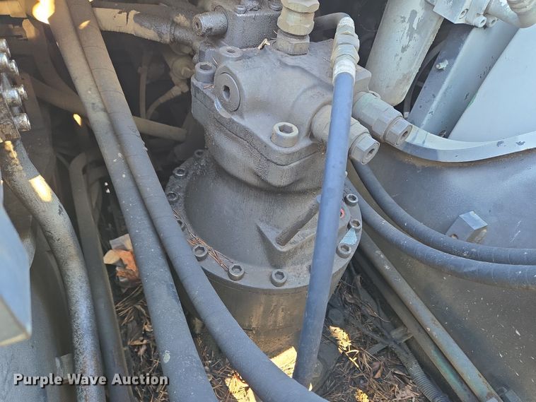 image for item EC4157 2006 Link-Belt 240 LX excavator