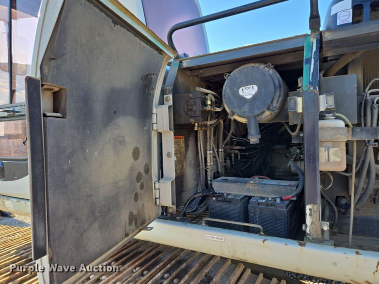 image for item EC4157 2006 Link-Belt 240 LX excavator