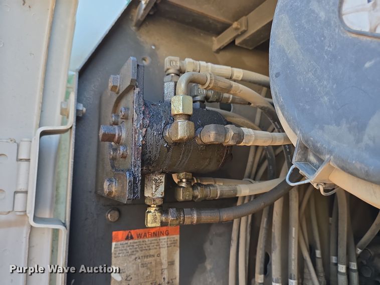 image for item EC4157 2006 Link-Belt 240 LX excavator