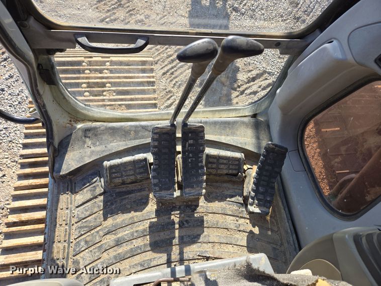 image for item EC4157 2006 Link-Belt 240 LX excavator